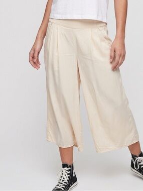 Sunday Best Aritzia Women's Cream Wide-Leg Crop Pants S
